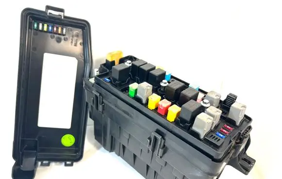 Opel Antara Fuse module 2895U
