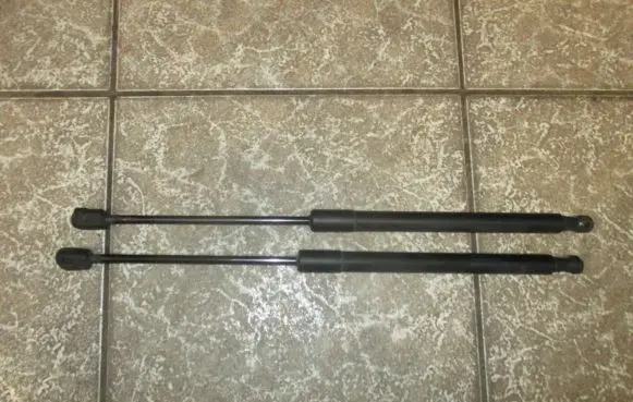 Volkswagen PASSAT B6 Shock absorber/damper mounting bracket 