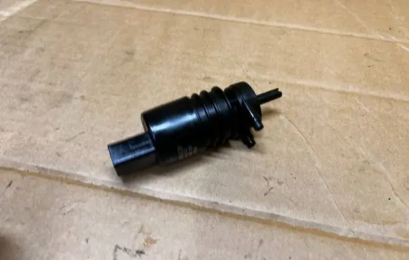 Mercedes-Benz G W461 W463 1st Gen Windscreen/windshield washer pump 2048660221