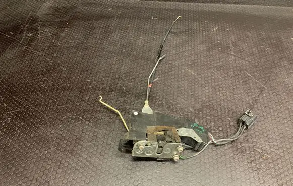 Jaguar XJ X300 Front door lock GNA1081CD 97117