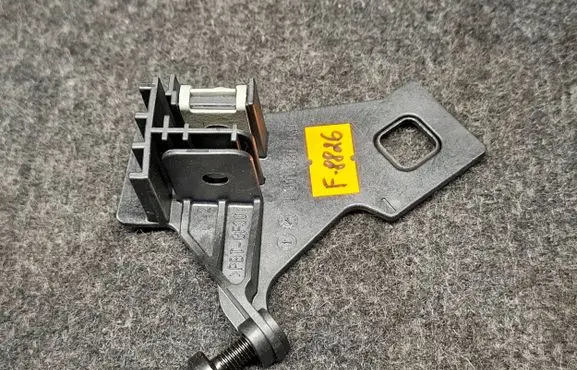 Audi A5 8T 8F Headlight/headlamp mounting bracket 8T0998121B 1301330049