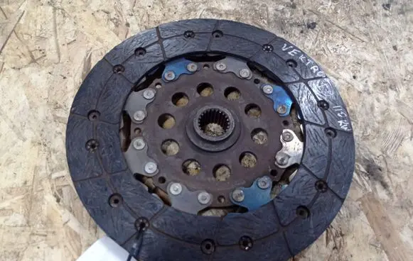 Opel Vectra C Clutch pressure plate 324034510 LUK