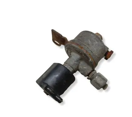 Audi A4 S4 B5 8D Valve vacuum 67R013599