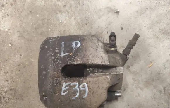 BMW 5 E39 Front brake caliper