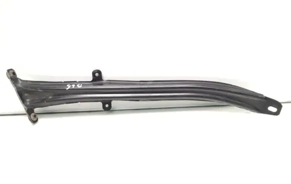 Mercedes-Benz C W204 Engine mounting bracket A2046280024