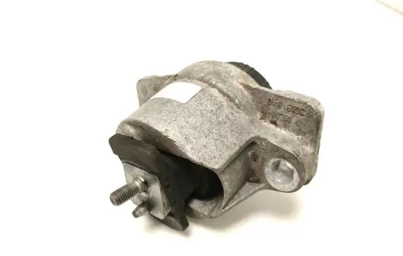 Engine mount bracket