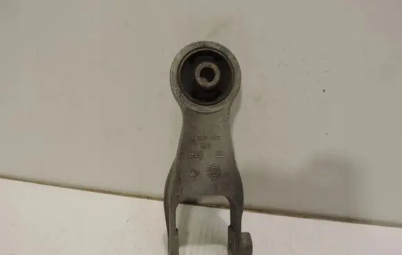 Opel Corsa C Engine mount vacuum valve 9227882