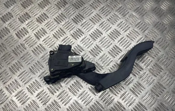 Volkswagen PASSAT B5 Accelerator throttle pedal 8D1721523F 6PV00837603