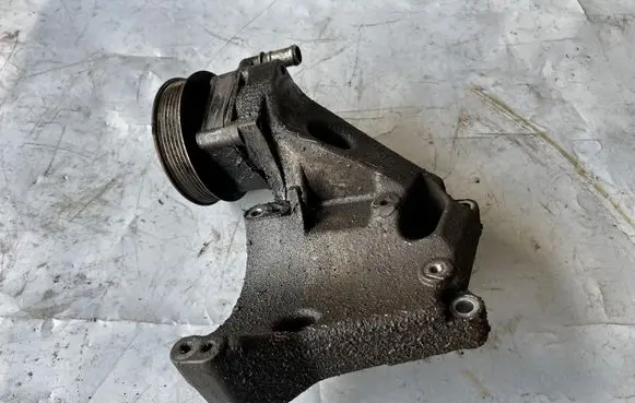 Opel Frontera B Power steering pump 90502550