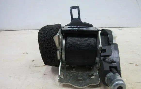 Mercedes-Benz CLS C218 X218 Rear seatbelt A2188600285