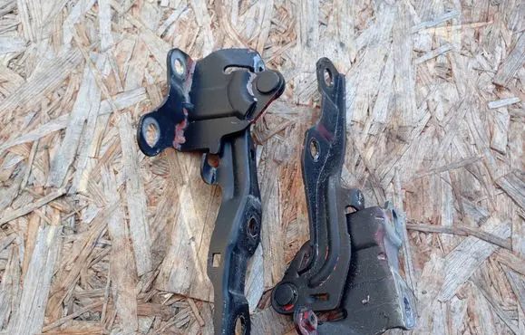 Hyundai i30 Engine bonnet/hood hinges