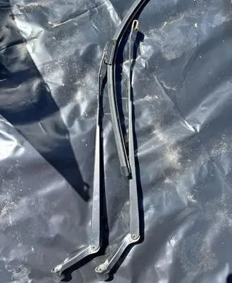 Toyota Avensis T250 Headlight wiper blade set 
