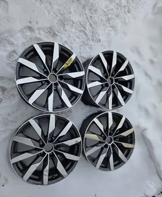 Audi A4 S4 B9 8W R18 alloy rim 8W0601025FJ