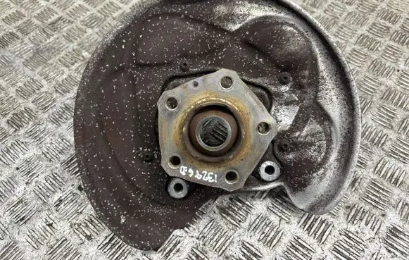 Rear wheel hub