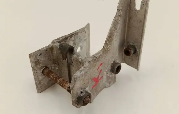 Radiator mount bracket