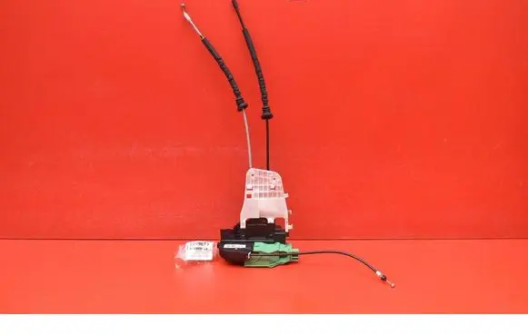 Hyundai i30 Rear door lock 814102L200