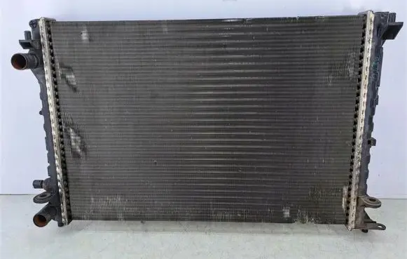 Renault Laguna III Coolant radiator