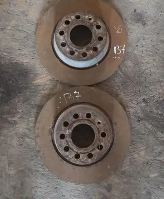 Volkswagen PASSAT B7 Rear brake disc