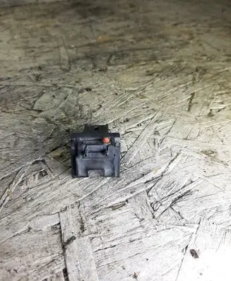 Citroen C3 Tailgate opening switch 