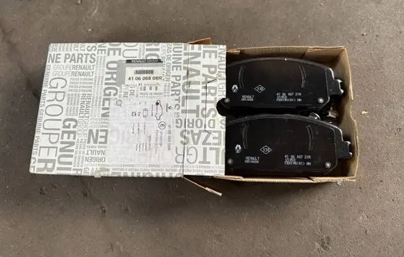 Renault Arkana Brake pads (front) 410606808R