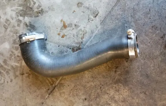 Jeep Grand Cherokee Intercooler hose/pipe 7P0145972D