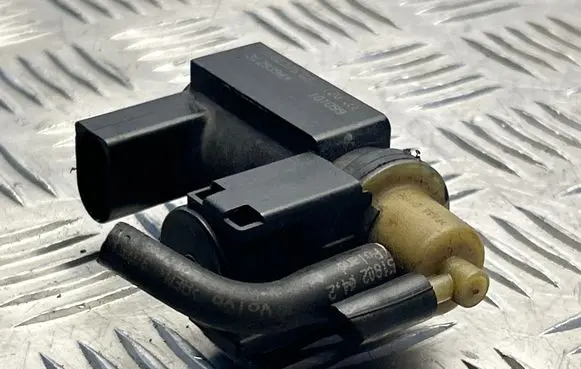 Volvo XC60 Turbo solenoid valve 31293964 70232502 10T099