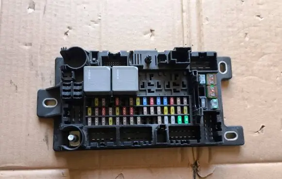 Land Rover Evoque II Fuse box set K8D214N030AC G9CC12F04B