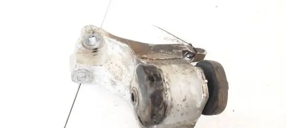 Honda Accord Engine mount bracket