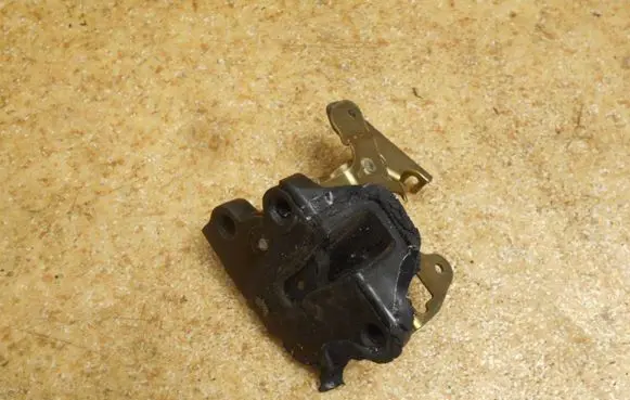 Toyota Land Cruiser (J100) Tailgate lock latch 