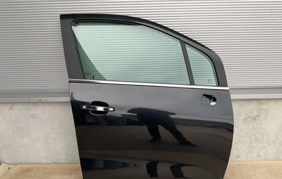 Opel Mokka Front door