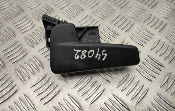 Volkswagen PASSAT B8 Engine bonnet (hood) release handle 6R1823533 517823633