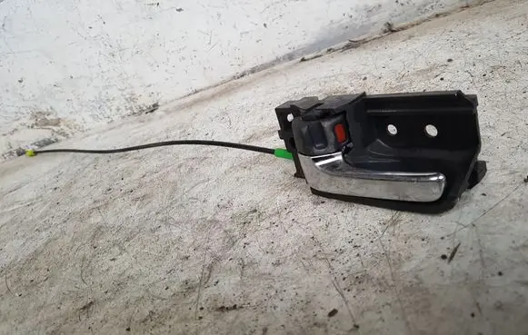 Toyota Avensis T250 Front door interior handle