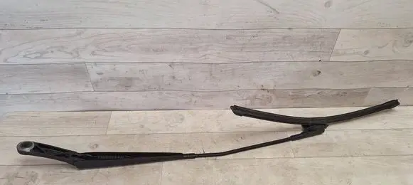Skoda Octavia Mk2 (1Z) Front wiper blade arm 1Z1955410