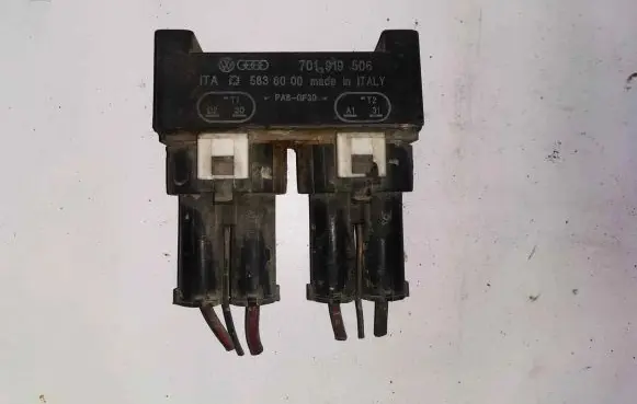Volkswagen Transporter - Caravelle T4 Coolant fan relay 701919506 5836000