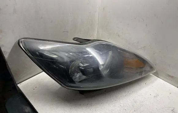Ford Focus Headlight/headlamp 0077R00HCR