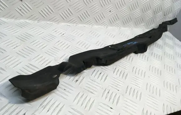 Mitsubishi Pajero Fender end trim MR584915