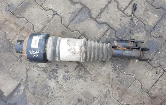 Mercedes-Benz E W211 Front air suspension shock absorber C086119