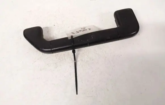 Volkswagen Touareg I Front interior roof grab handle 7l0857607a