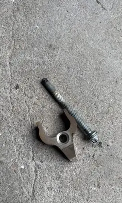 Mini Cooper Countryman R60 Fuel Injector clamp holder 