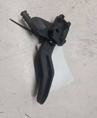 Opel Astra H Engine bonnet (hood) release handle 218186591