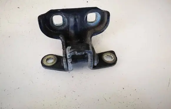 Chevrolet Cruze Rear door lower hinge