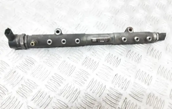 Volvo V70 Fuel main line pipe 31259011