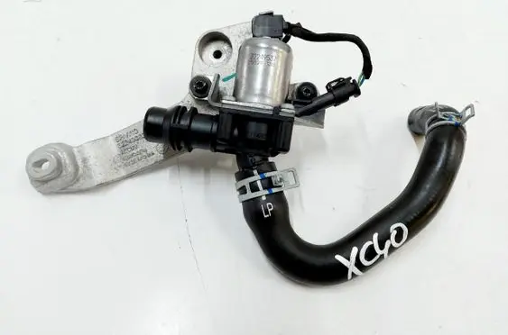 Volvo XC40 Electric auxiliary coolant/water pump 32249537