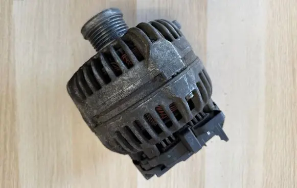 Audi A1 Generator/alternator 03C903023S