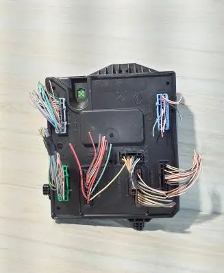Renault Scenic III - Grand scenic III BSM Control unit 284B18225R S180180060B