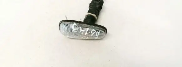 Opel Zafira A Front fender indicator light
