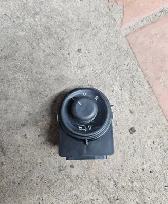 Opel Astra J Wing mirror switch 13345014