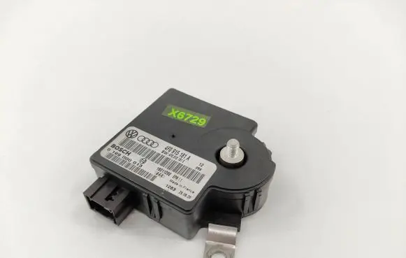 Audi A6 S6 C6 4F Power management control unit 4F0915181A