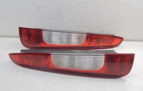 Ford Focus C-MAX Rear/tail lights 3M51-13A603-AA