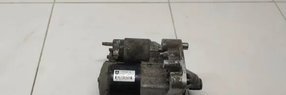 Citroen C4 II Picasso Starter motor 7645594 M000T32271